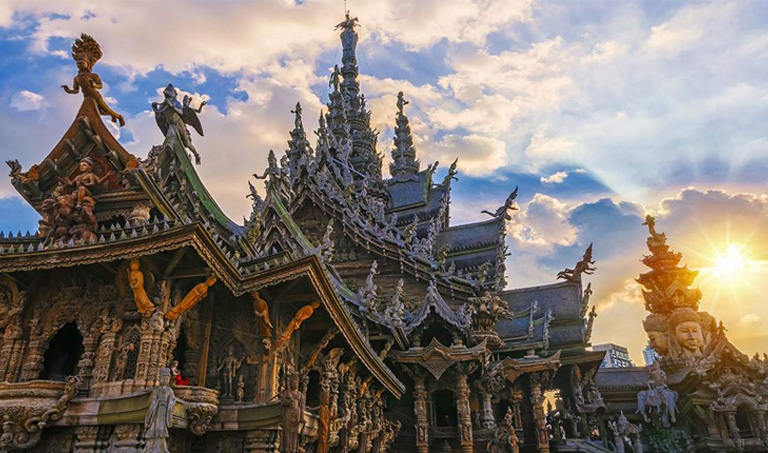 Membongkar Misteri dan Keindahan dari Sanctuary of Truth, Thailand